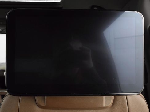 Used 2025 Chevrolet Suburban High Country image 26