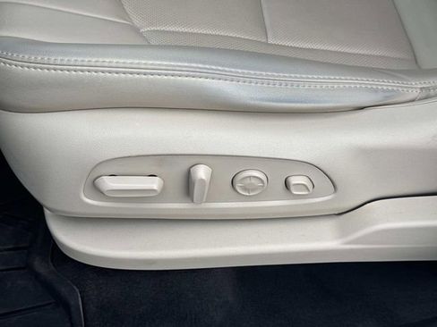 Used 2022 Buick Enclave Premium w/ Experience Buick Package image 29