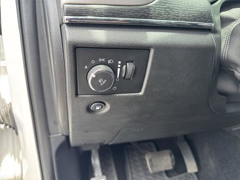 Used 2021 Jeep Grand Cherokee Summit AWD/4WD image 18