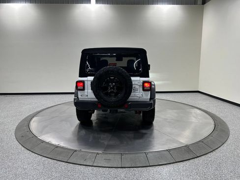 Used 2024 Jeep Wrangler Sport AWD/4WD image 8