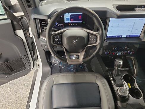 Used 2023 Ford Bronco Outer Banks image 10