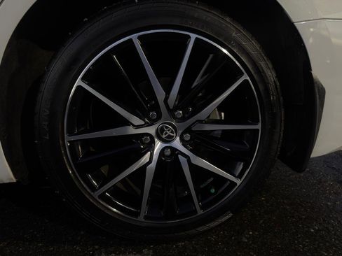 Used 2022 Toyota Camry SE w/ Convenience Package image 16