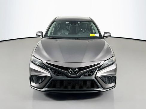 Used 2021 Toyota Camry SE FWD image 2