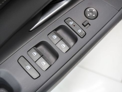Used 2025 Hyundai Elantra Sport FWD image 19