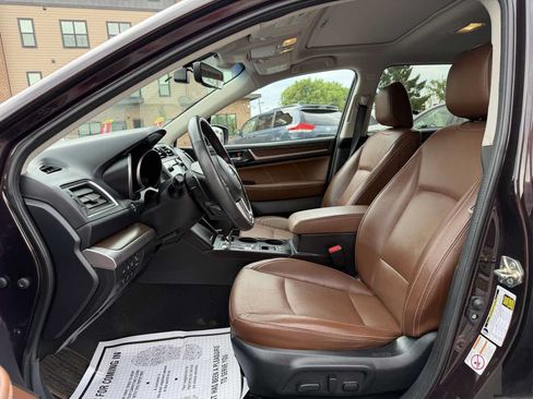 Used 2017 Subaru Outback 2.5i Touring AWD/4WD image 9