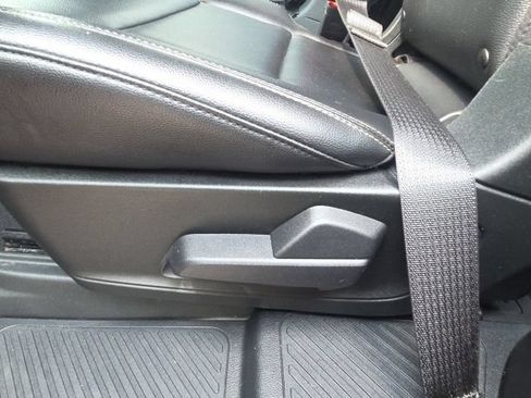 Used 2021 Ford Explorer XLT w/ Equipment Group 202A AWD/4WD image 18