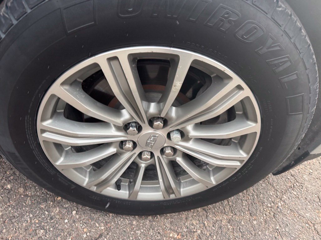 Used 2018 Cadillac XT5 Luxury w/ Driver Awareness Package FWD image 13