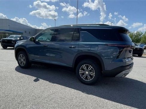 New 2025 Chevrolet Traverse LT w/ Enhanced Driving Package image 6