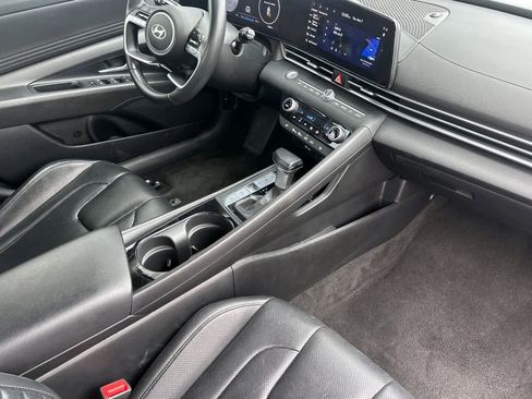 Used 2024 Hyundai Elantra Limited FWD image 15