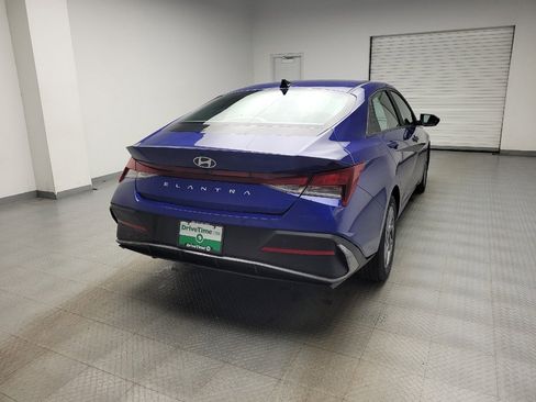 Used 2024 Hyundai Elantra SEL FWD image 7