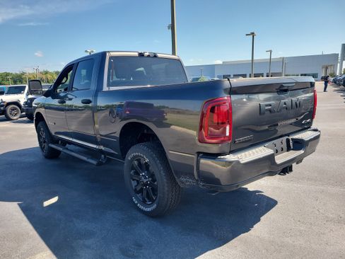 New 2026 RAM 3500 Big Horn AWD/4WD image 8