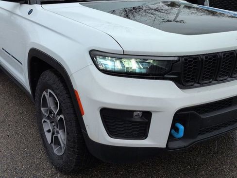 Used 2023 Jeep Grand Cherokee Trailhawk w/ Advanced Protech Group II AWD/4WD image 9