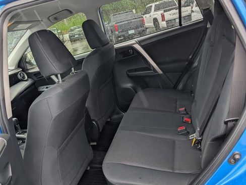 Used 2018 Toyota RAV4 LE w/ All Weather Liner Package AWD/4WD image 15