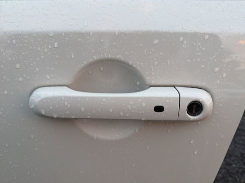 Certified 2022 Jeep Renegade Latitude w/ Convenience Group image 28