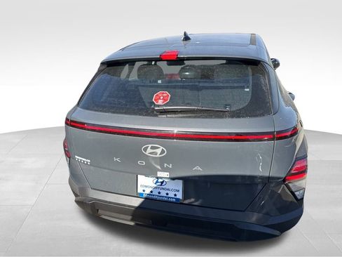 New 2026 Hyundai Kona SE image 9