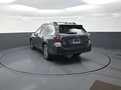 Used 2024 Subaru Outback Premium AWD/4WD image 5