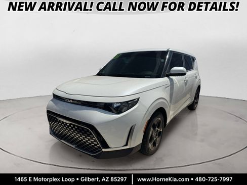 Used 2023 Kia Soul EX FWD image 1