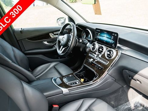 Used 2021 Mercedes-Benz GLC 300 image 11