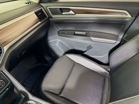 Used 2021 Volkswagen Atlas SE w/ Towing Package image 20