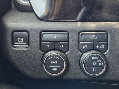 Used 2025 Chevrolet Silverado 2500 LT AWD/4WD image 25