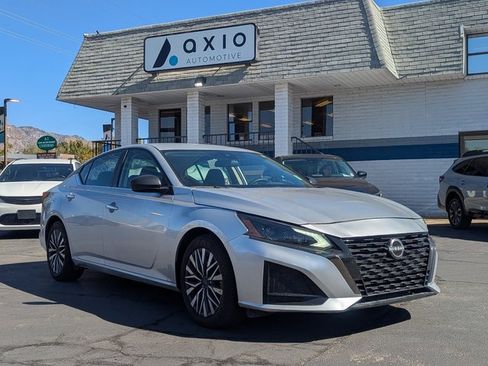 Used 2024 Nissan Altima 2.5 SV image 1