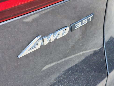 Used 2022 Genesis GV70 3.5T Sport w/ Sport Advanced Package AWD/4WD image 29