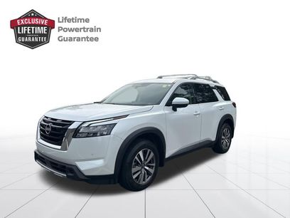 Certified 2025 Nissan Pathfinder SL