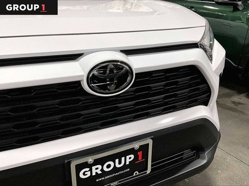 Certified 2025 Toyota RAV4 XLE image 29