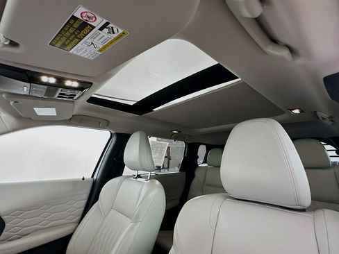 Used 2025 Mitsubishi Outlander SEL image 26