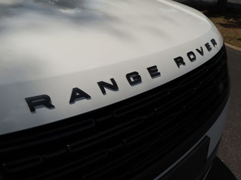 Used 2024 Land Rover Range Rover Long Wheelbase SE AWD/4WD image 45