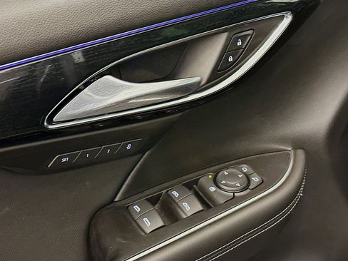 Used 2025 Buick Envision Preferred image 15