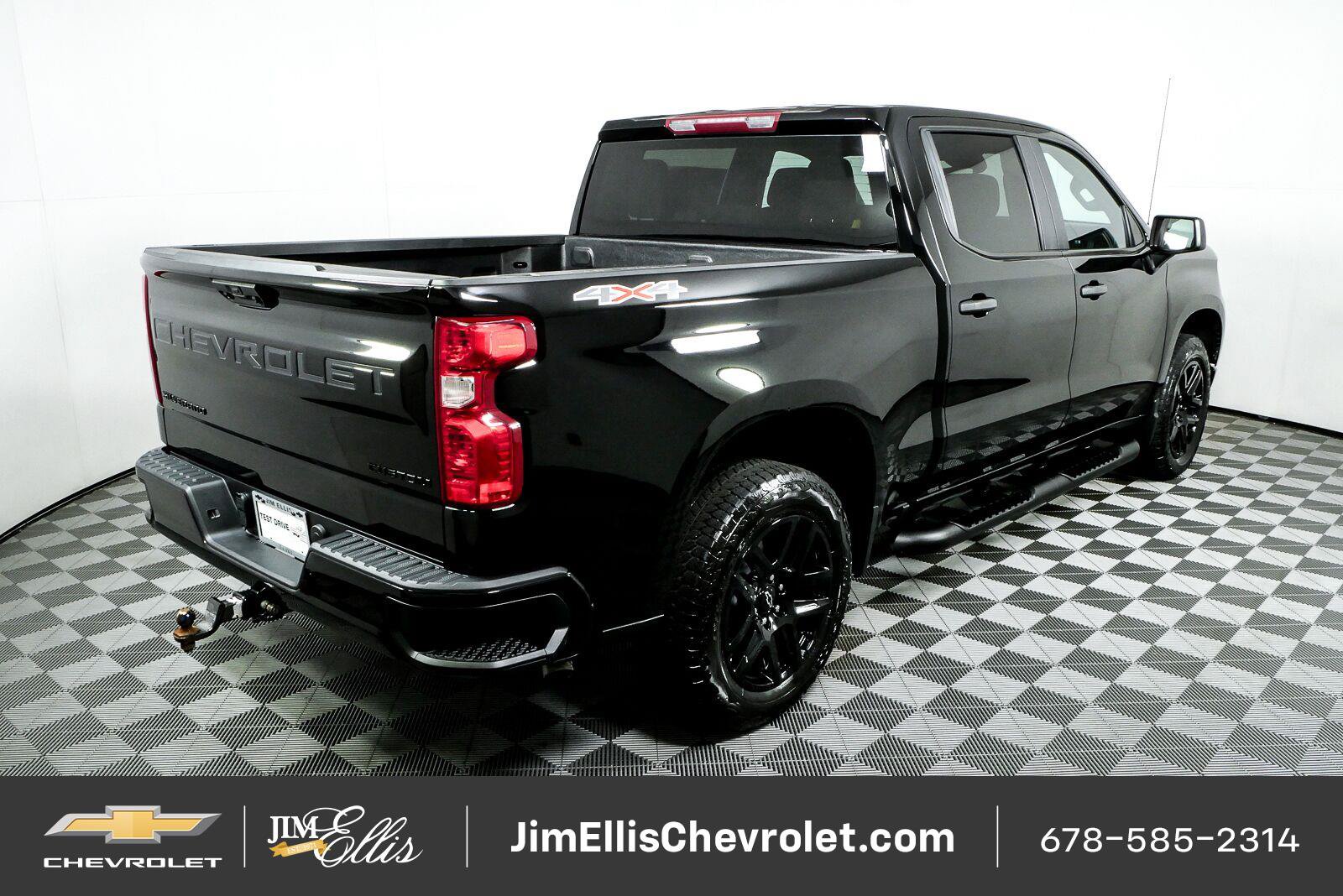 Used 2024 Chevrolet Silverado 1500 Custom w/ Turbomax Blackout Package AWD/4WD image 3