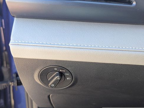 Used 2024 Volkswagen Taos SE image 16