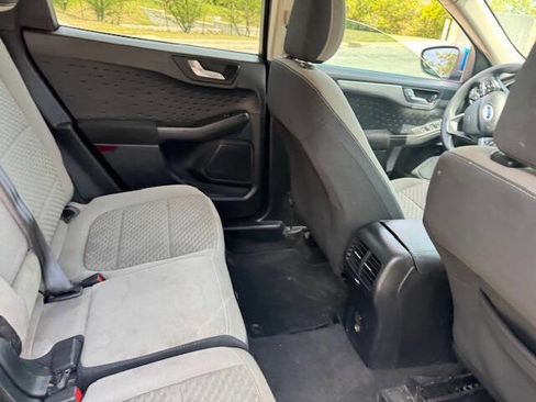 Used 2020 Ford Escape SE image 19