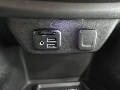 Used 2023 Chevrolet Traverse High Country FWD image 21