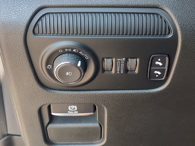 Used 2022 Jeep Wagoneer Series II w/ Premium Group I AWD/4WD image 24