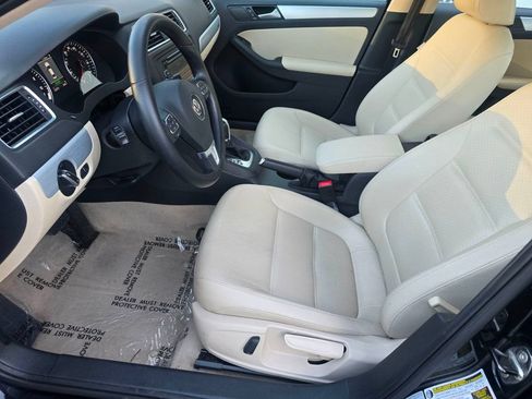 Used 2014 Volkswagen Jetta SE FWD image 8