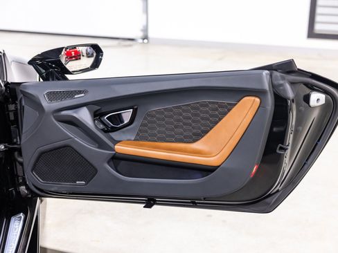 Used 2023 Lamborghini Huracan EVO AWD/4WD image 28