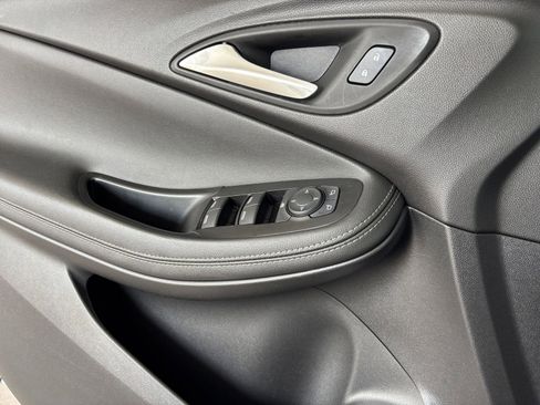 Used 2025 Buick Encore GX Preferred FWD image 18
