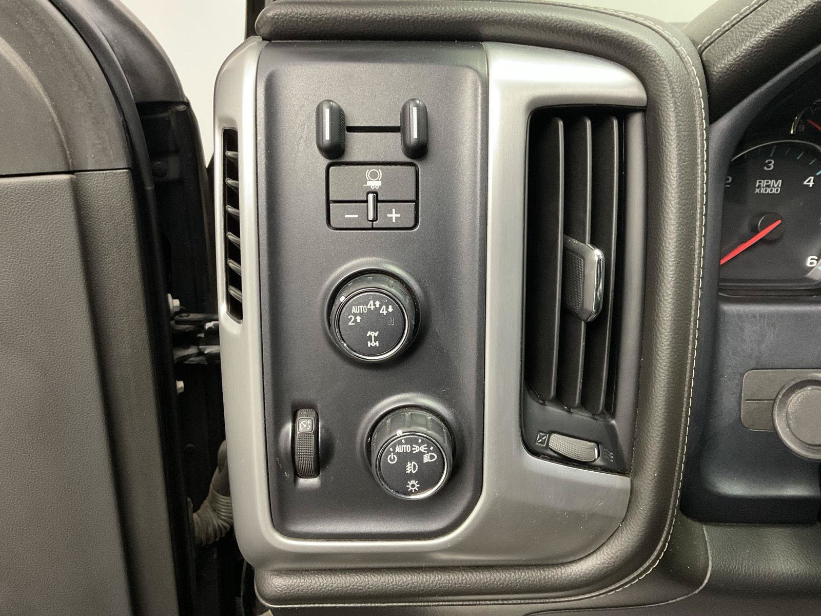 Used 2018 GMC Sierra 1500 SLT w/ SLT Premium Package AWD/4WD image 13