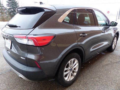 Used 2020 Ford Escape SE image 10