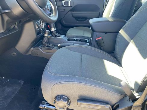 New 2026 Jeep Gladiator Sport image 37