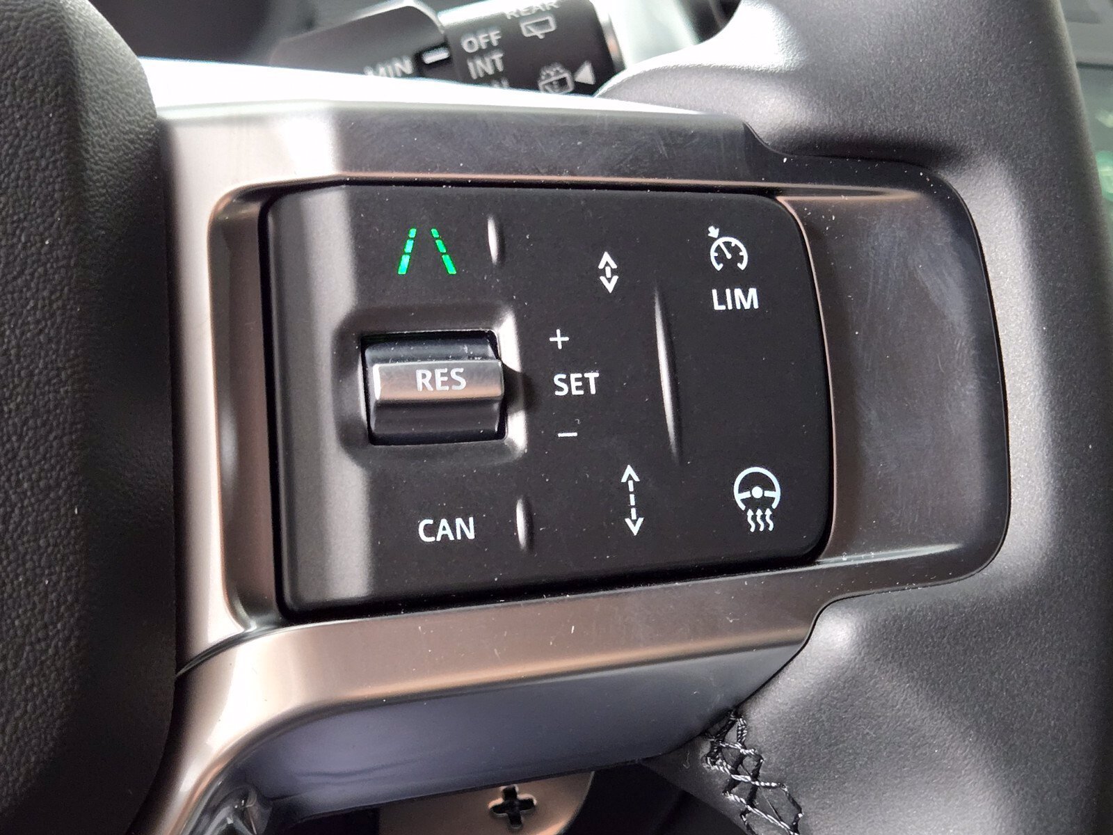New 2026 Land Rover Discovery Dynamic SE AWD/4WD image 25