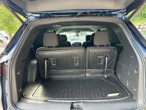 Used 2023 Chevrolet Traverse LT FWD image 27
