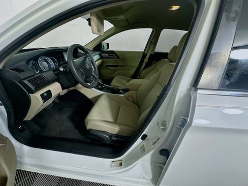 Used 2015 Honda Accord LX image 13