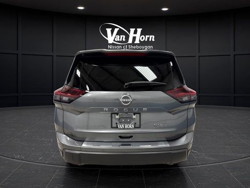 Used 2024 Nissan Rogue SV image 11