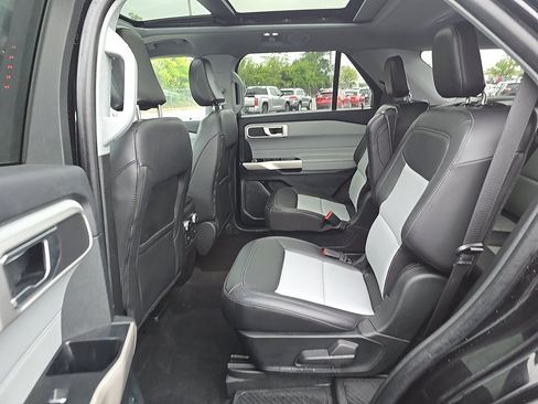 Used 2024 Ford Explorer XLT w/ Equipment Group 202A AWD/4WD image 12