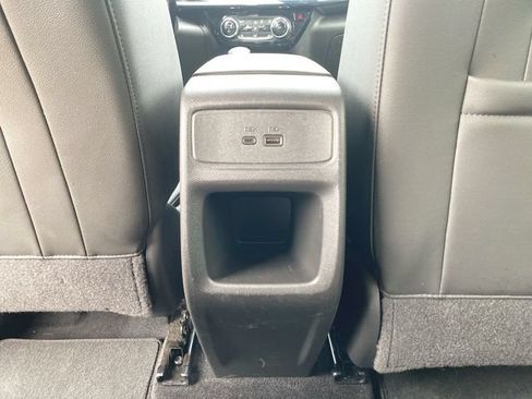 Used 2024 Chevrolet Trax RS FWD image 20