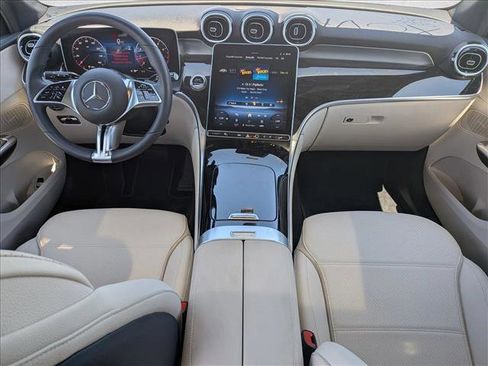 Used 2026 Mercedes-Benz GLC 300 4MATIC image 17
