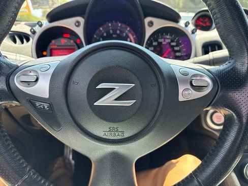 Used 2014 Nissan 370Z Coupe RWD image 17